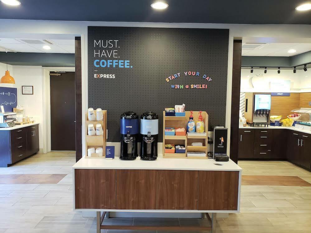 Holiday Inn Express Baltimore BWI Airport West By Ihg Hanover Exterior foto